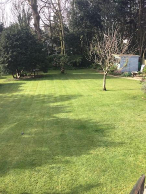 Lovely family home close to beaches and town